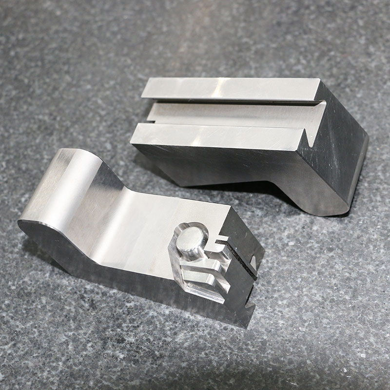 自動(dòng)車部品